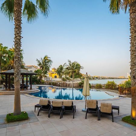 Yanjoon Holiday Homes - Palm Jumeirah Frond A Villas Dubai Buitenkant foto
