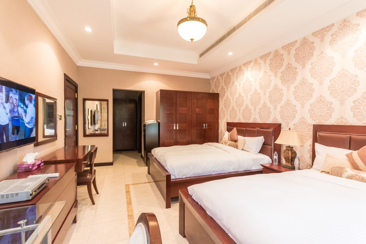 Yanjoon Holiday Homes - Palm Jumeirah Frond A Villas Dubai Buitenkant foto