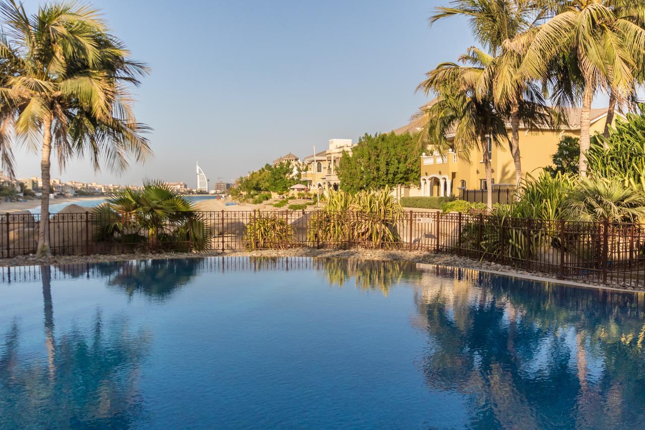 Yanjoon Holiday Homes - Palm Jumeirah Frond A Villas Dubai Buitenkant foto